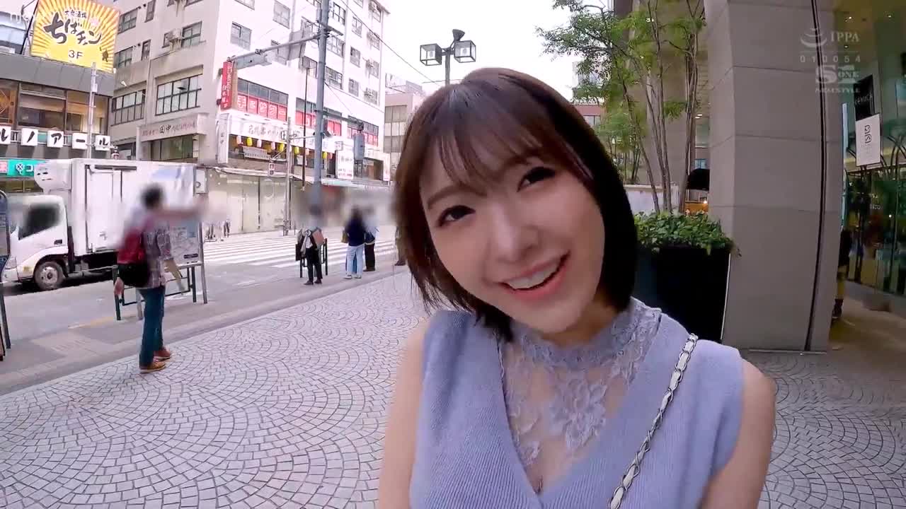 SSIS-897 我永远不会忘记这一天。我和我儿时的朋友重聚，她成为了一名漂亮的空姐，我们在航班起飞前几个小时约会，接吻，并度过了一生激烈的性爱，感觉就像动荡。舞翼 - つばさ舞