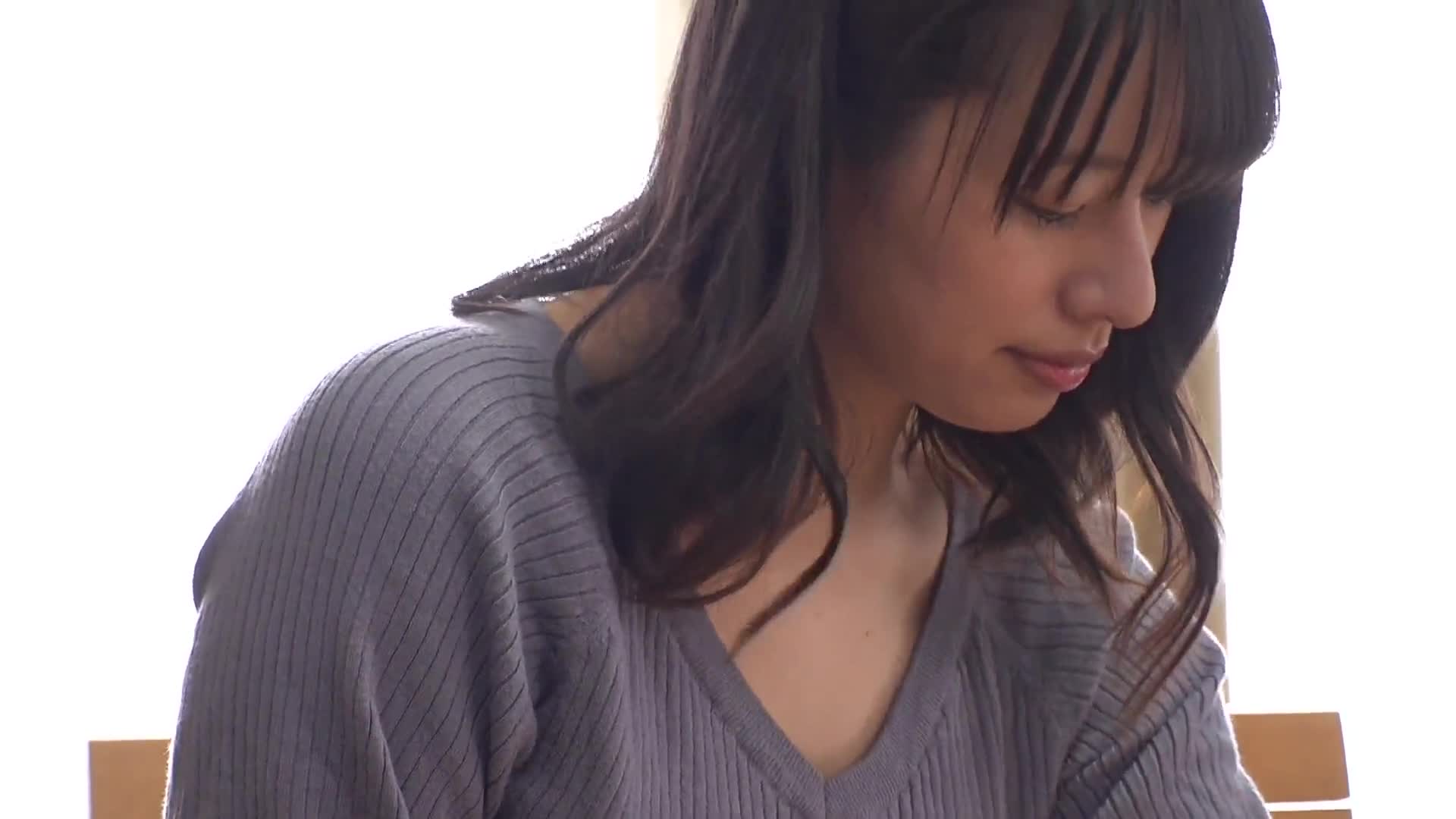 DASS-250 我的纤细大胸妻子被我父亲戴上绿帽子并受精。橘玛丽