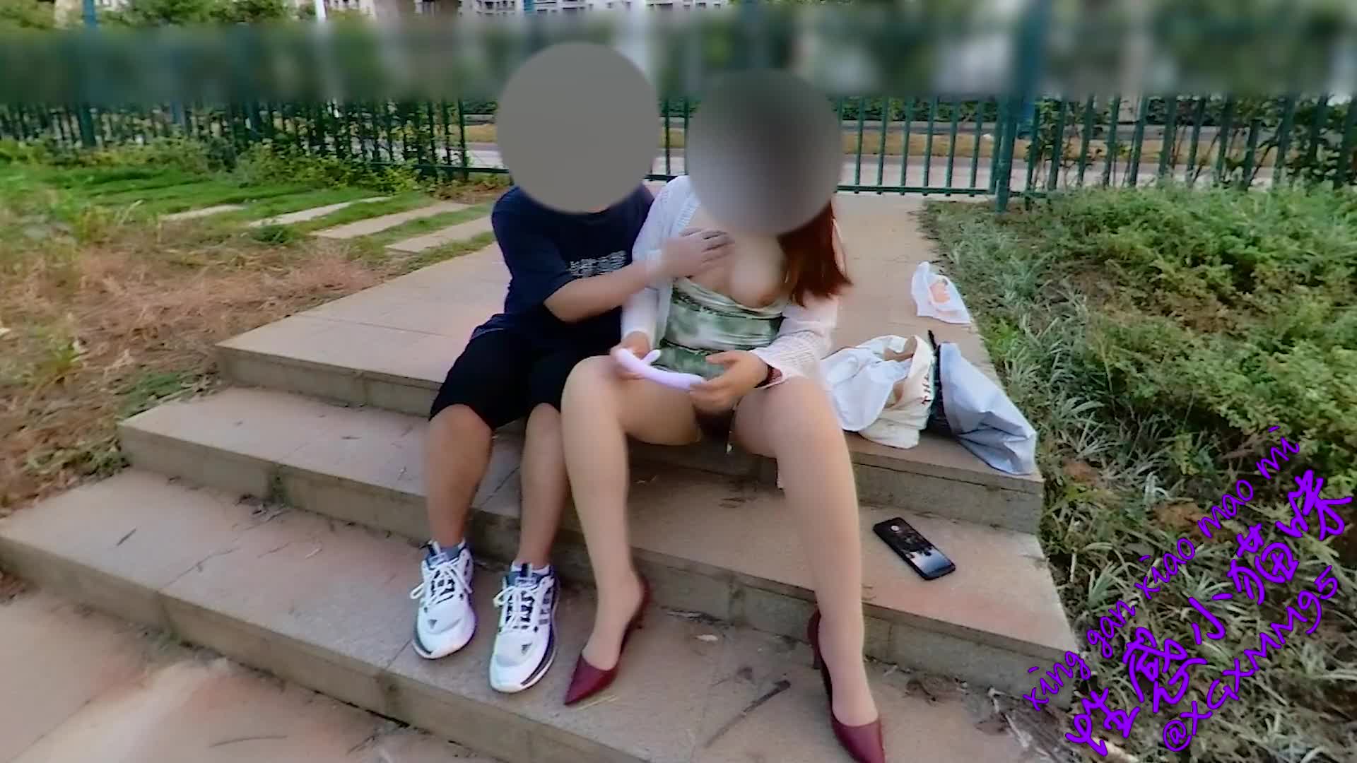 【人妻勾引】勾引一个大学生在野外操我，并直播给我老公看。