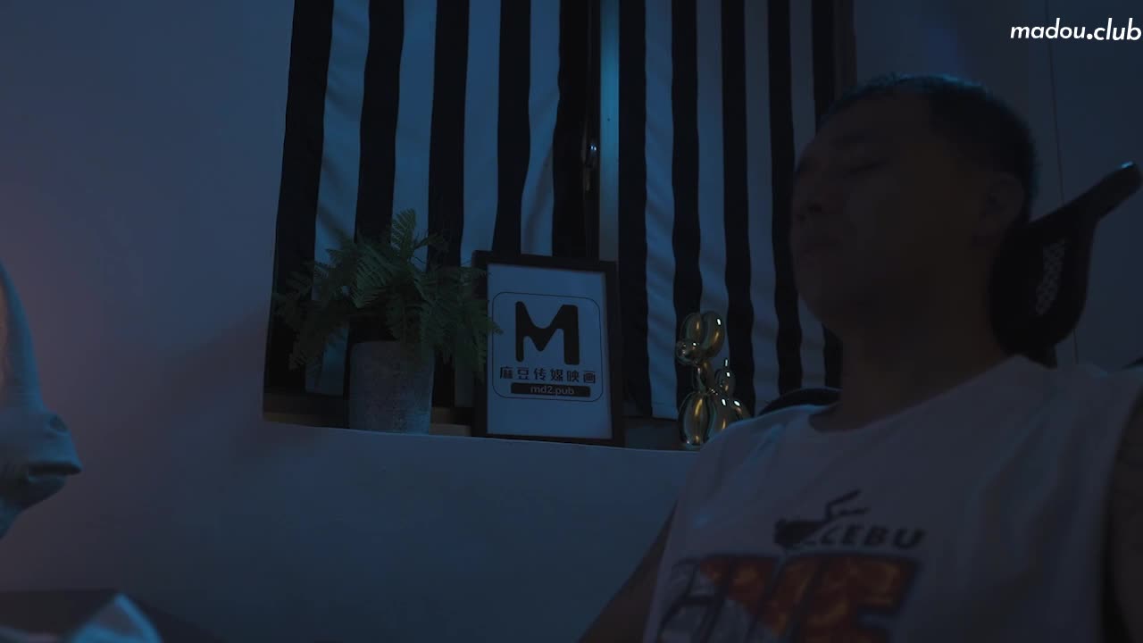 MD0075 性念 宅男意淫强上幻想女神