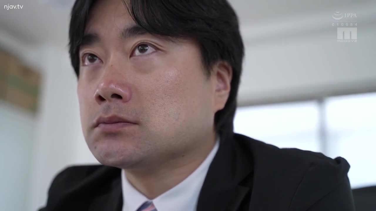 MIAB-027 当我目睹公司最可爱下属的内裤时，我发现她是一个头发惊人的女孩……加班时我一直用头发骚扰她，我受不了，所以我吃了她的阴部并羞辱了她.仓本堇 - 仓本すみれ