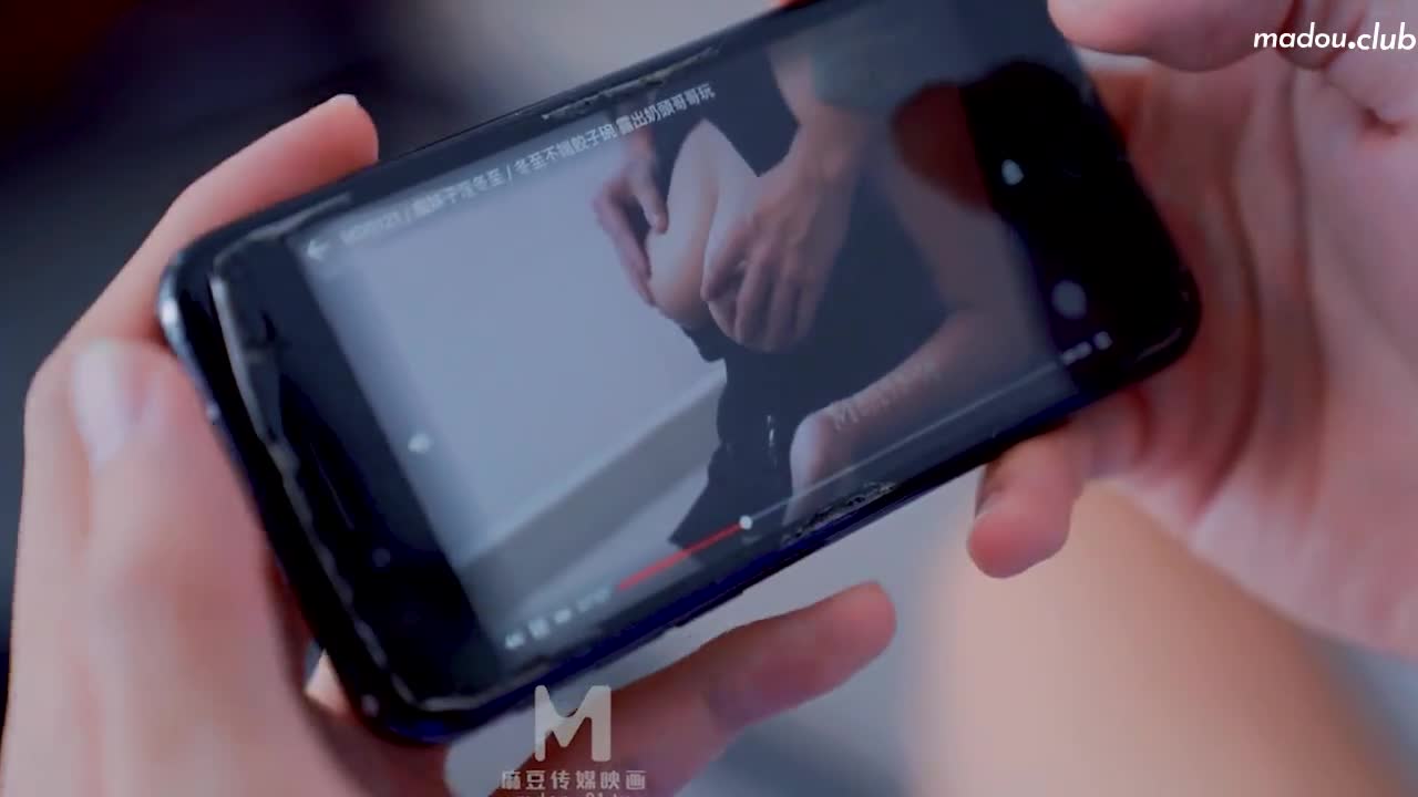 MD0114 羞辱我的傲慢邻居  抓到把柄后狠狠玩弄