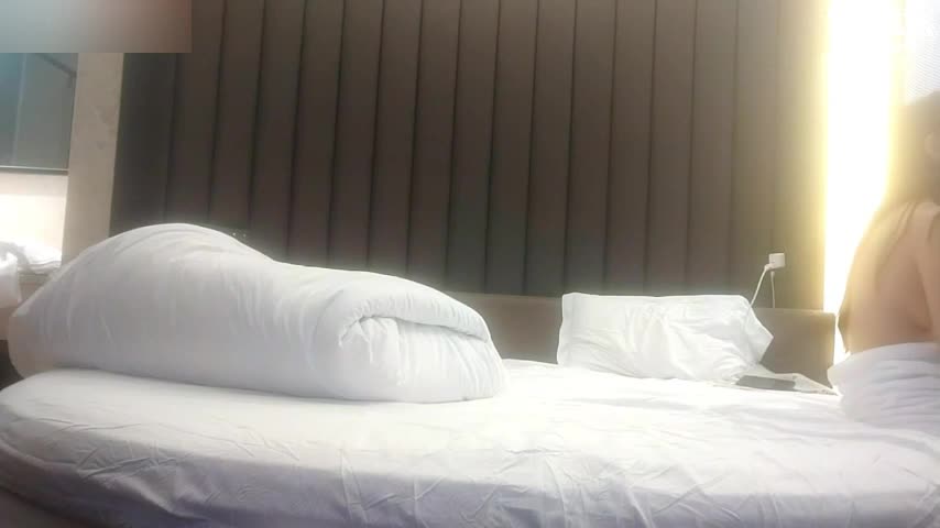 酒店约操长腿小姐姐抓起大屌69互舔床上爆操_#探花