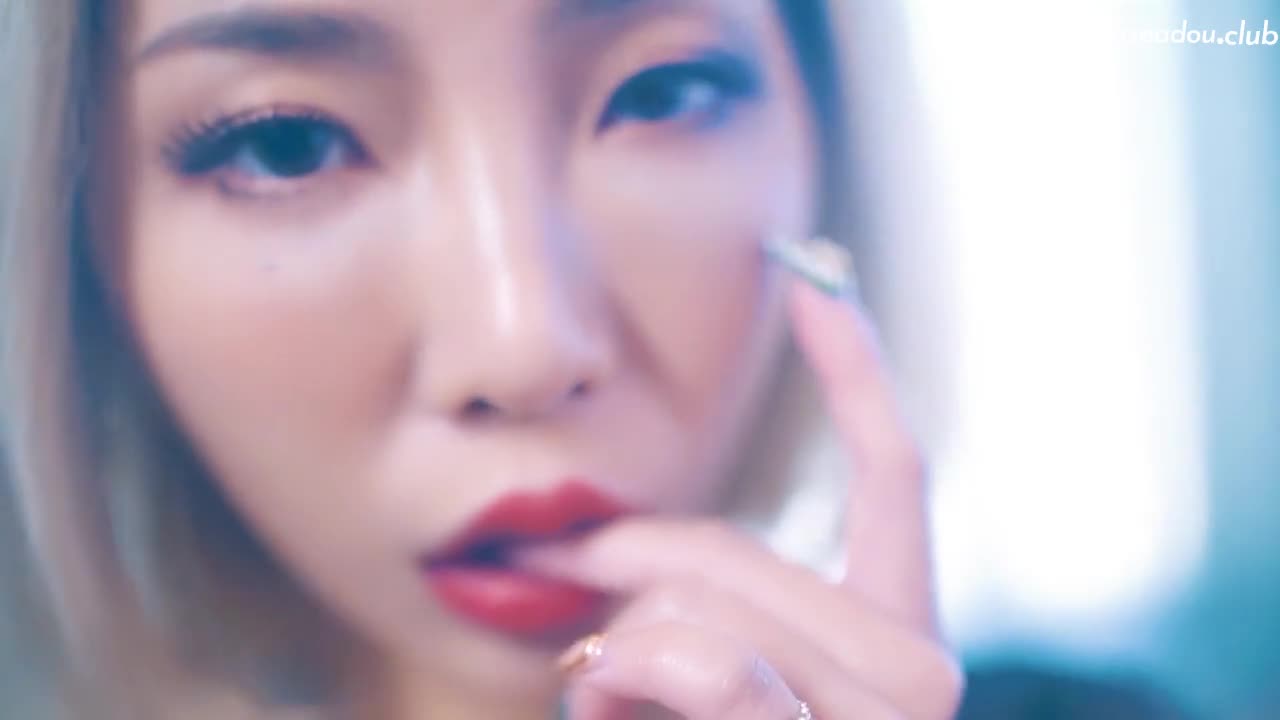 MD0133 运动女孩初登场  色色的纸牌调教游戏