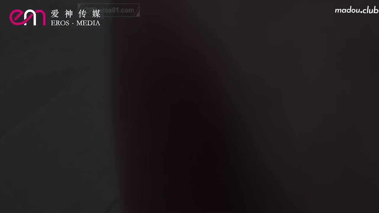 EMX045 情不自禁在表弟面前沦陷  表弟进家门口 我却想他进骚穴口