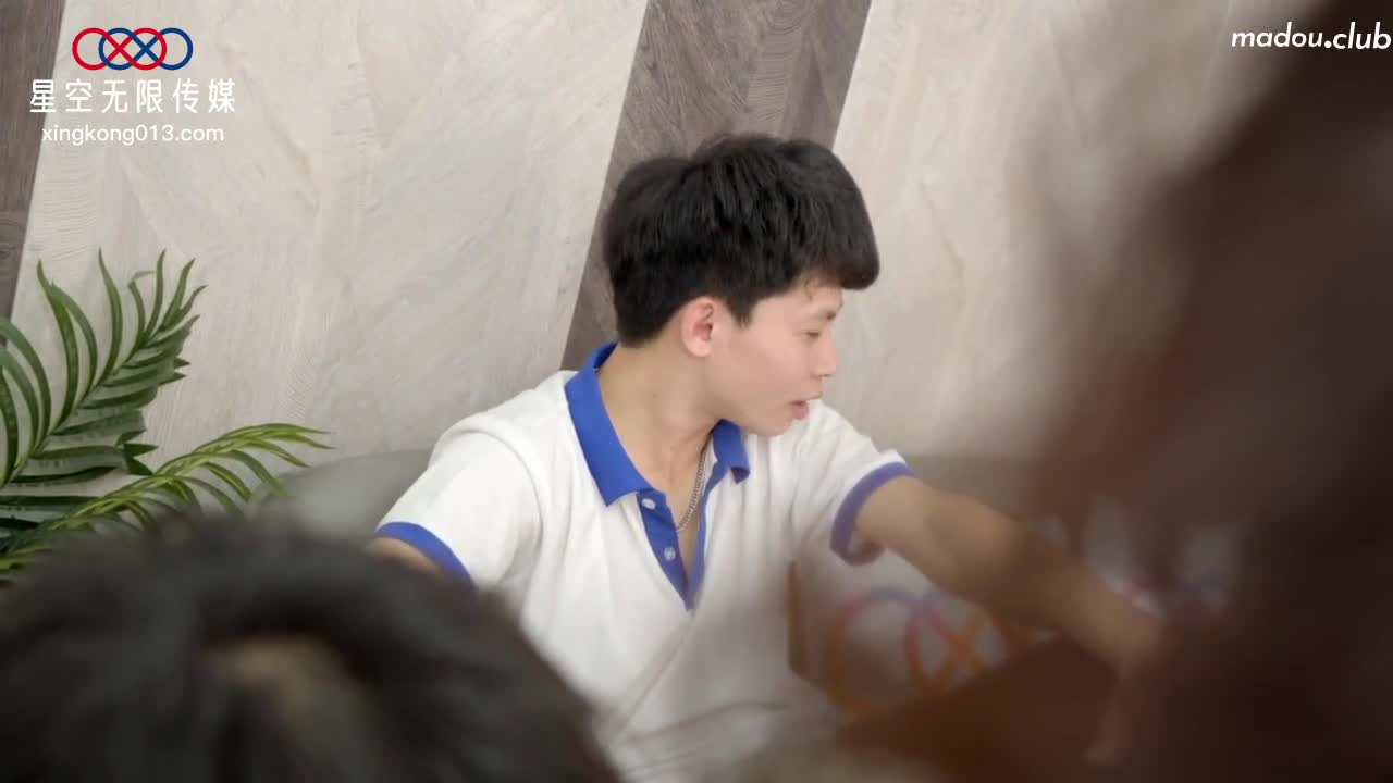 XKTV102 后妈为了得到儿子的认可主动献身