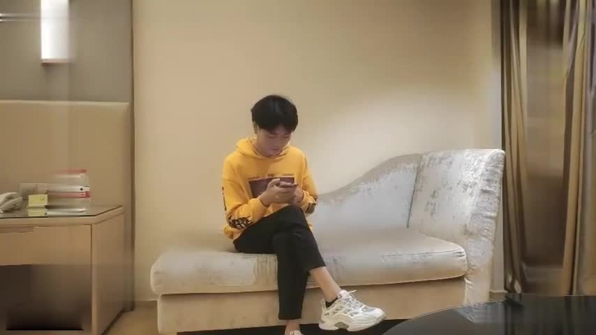 新人小伙上场，清秀文静的小姐姐唯美曼妙的身材_#探花