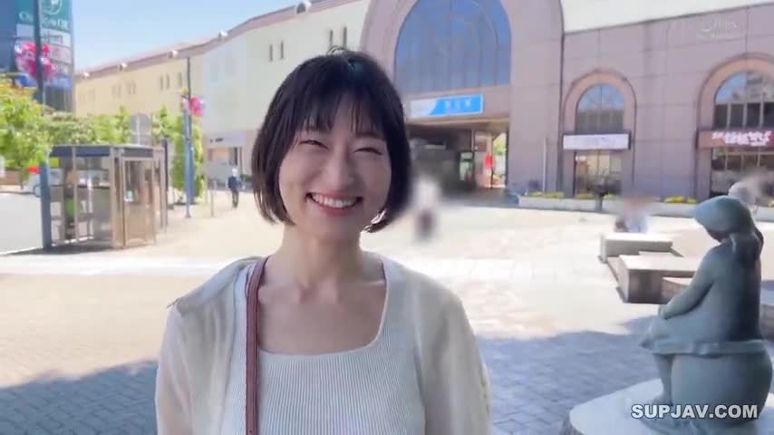 STARS-942 天才的色情。身材高挑，笑容甜美，看起来很酷，经常微笑的女孩。绫濑十 AV 首次亮相 - 绫瀬天