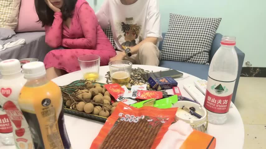 约操良家少妇，喝酒聊天调情，扒掉衣服看肥穴_#探花