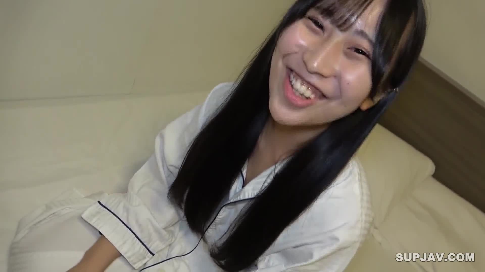 FC2-PPV-4145047 教文修二妖怪写的超可爱的老人装倾斜女性朋友♡终于在床上大量中出！今年非常感谢你们。我希望明年见到你