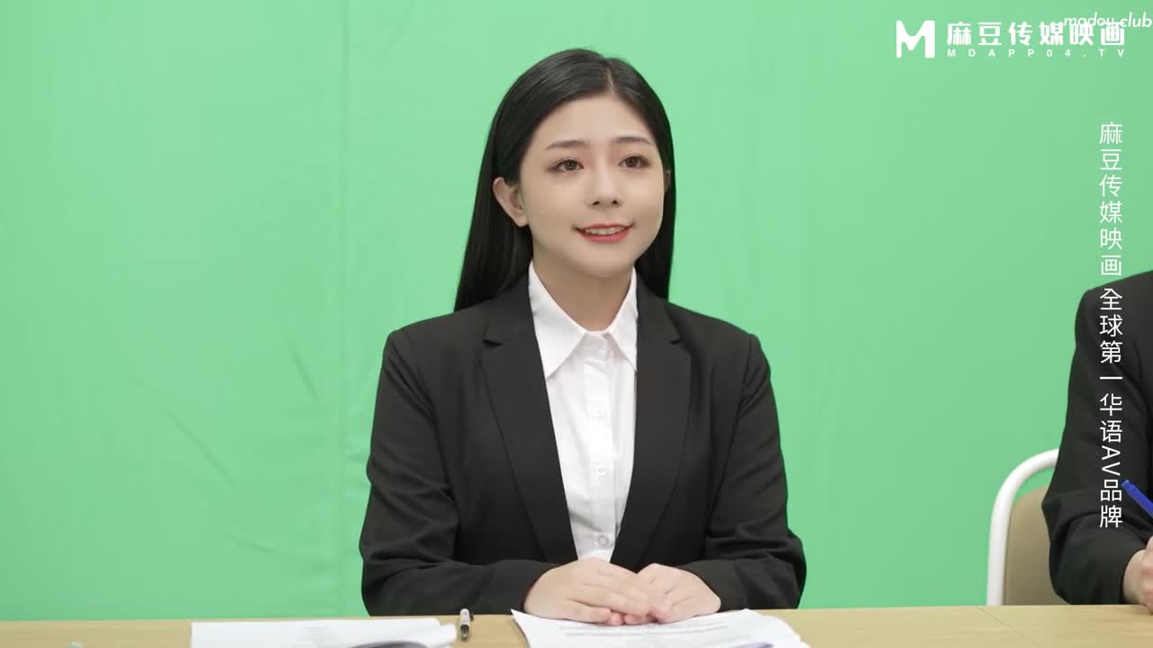 MD0292 胁迫调教国媒女主播 一王二后操翻两骚逼