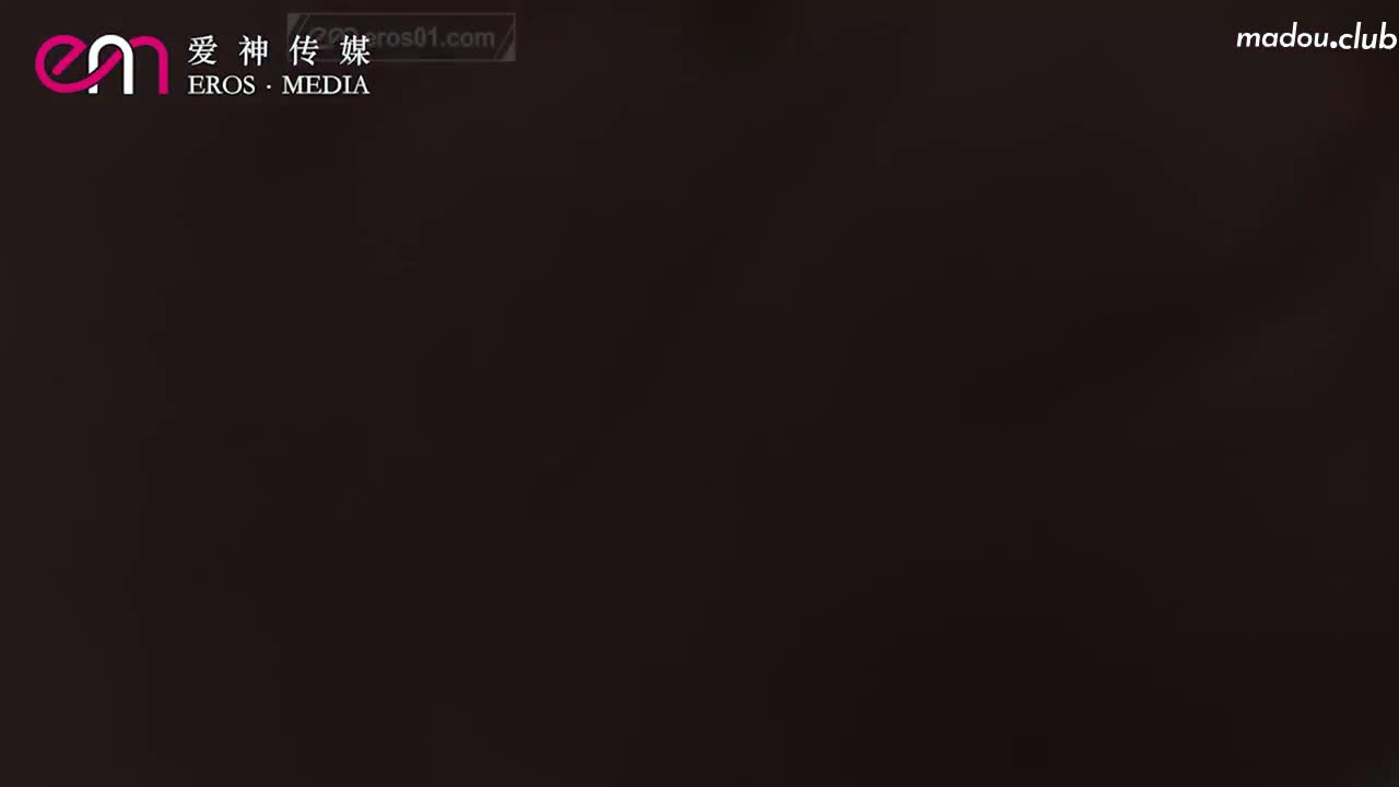 EMX046 偷窥长腿女店员 你的目光已让我的骚穴泛滥成灾 一样