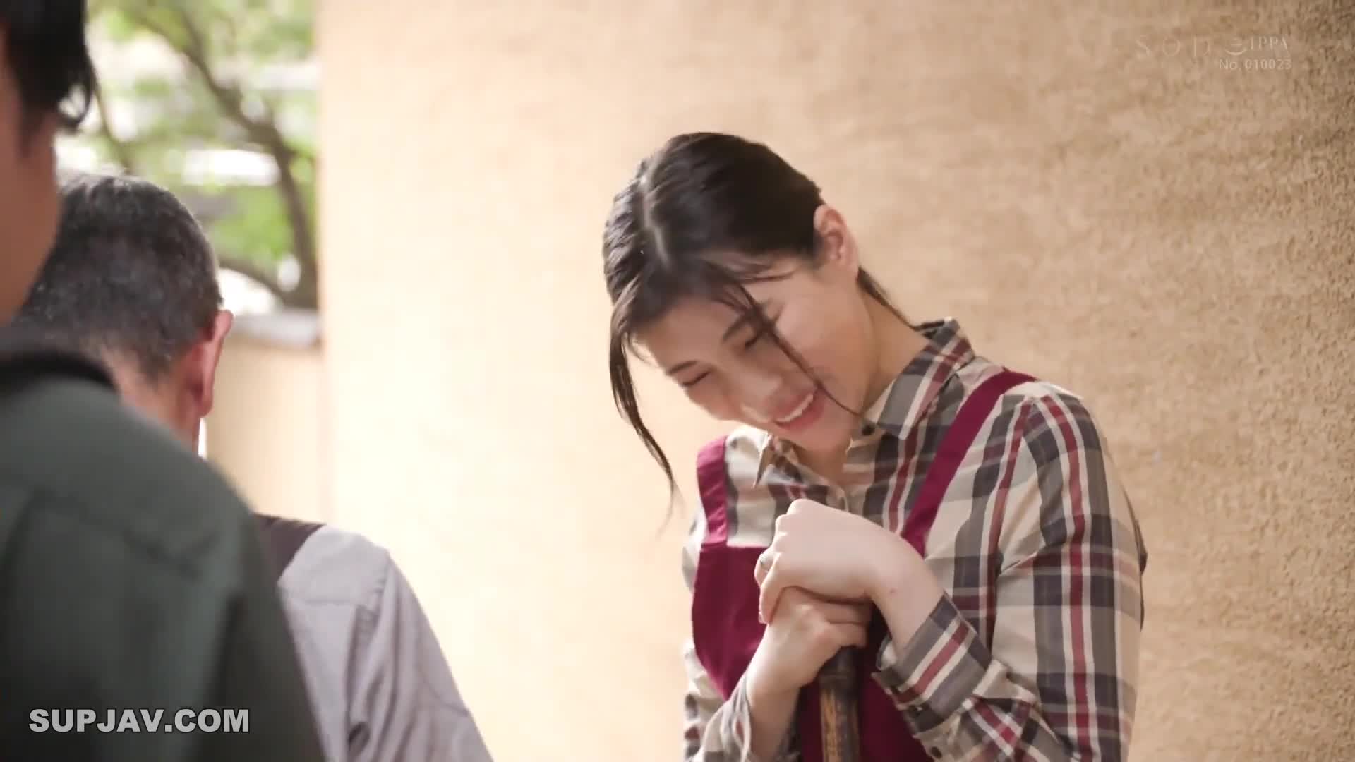 STARS-947 经营度假出租屋的美女老婆被客人挑衅，进行NTR性爱。我沉迷其中，躲著丈夫神木丽，做了四天三晚的性行为
