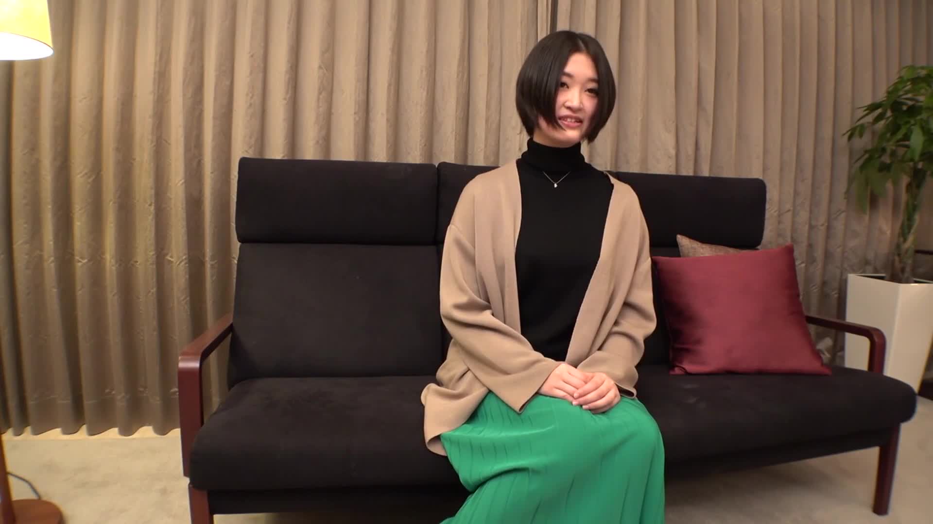 SIRO-4715 【第一枪】【端庄的外表】【美肤×美体】一个有未婚夫在镜头前发疯的会计文员。通透白皙的肌肤泛红流露喜悦，身体多次晃动射精