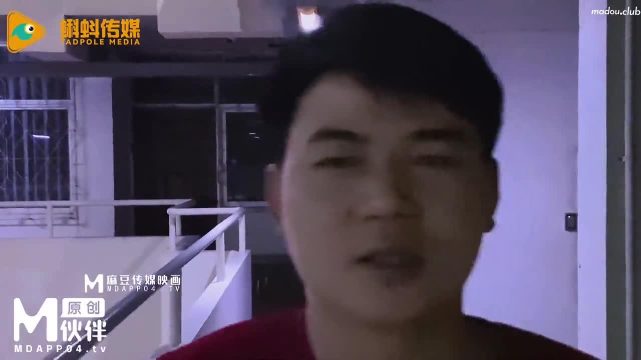 KD012 十一假期旅游性事 网友见面激情诱惑