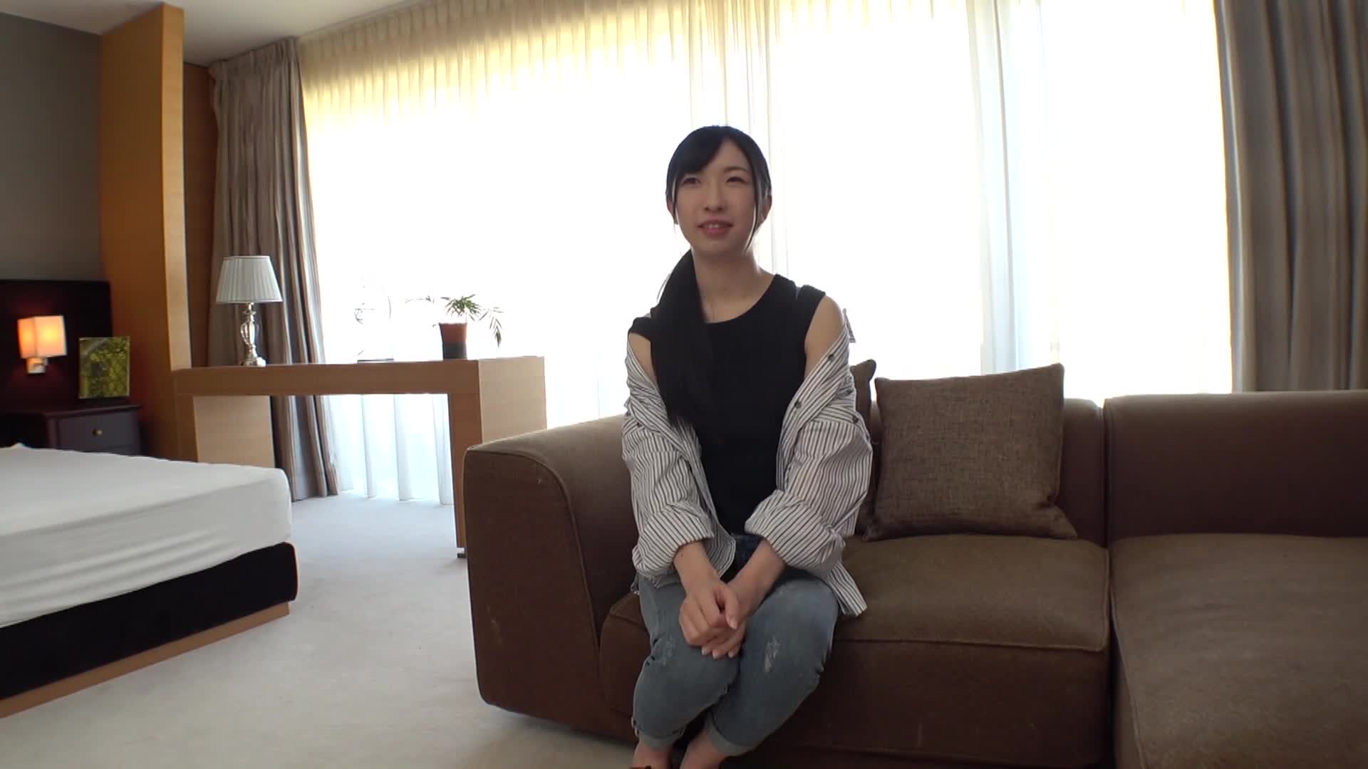 SIRO-5191 【纤细蜜桃臀JD】反应灵敏的纤细大学生！她说，当镜头靠近她时，她感到很尴尬，但她感觉自己的乳头，也就是她的弱点，受到了攻击！忘掉找工作的压力，尽情享受吧