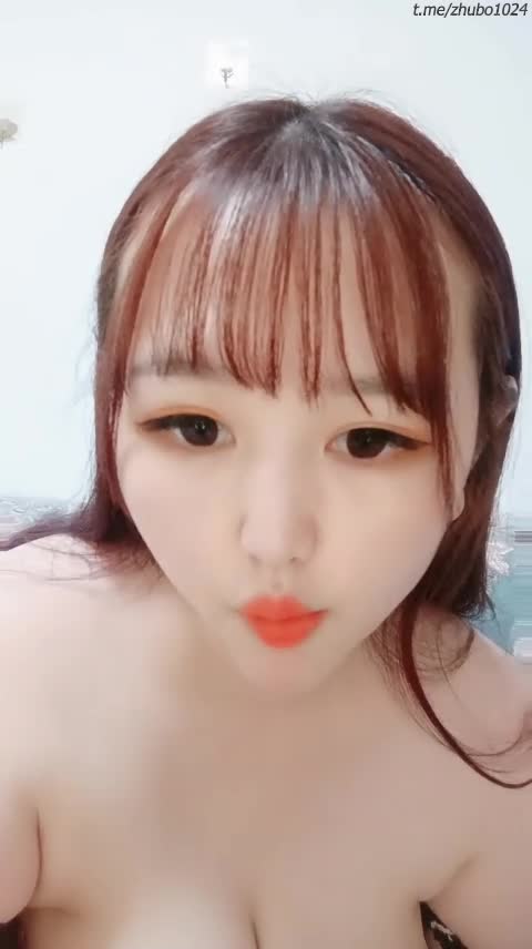 yy8ycom 比屁股还大的超级大奶子！肉嘟嘟可爱妹子