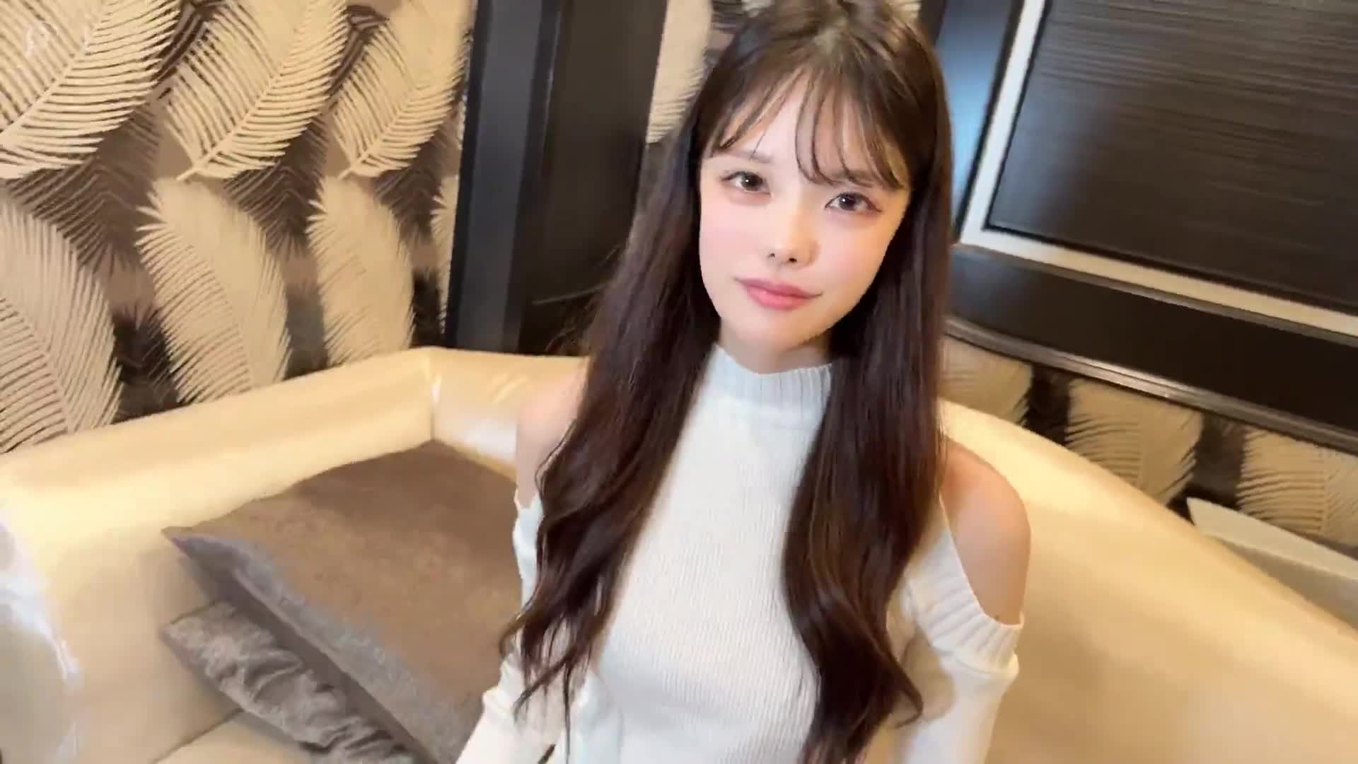 FC2-PPV-4227856 【NTR】【个人鼓掌】19岁的Miku，一个大腿又长又漂亮的超级美少女，是某大公司的接待员。白针编织在核桃的肩膀上，眼睑和嘴巴对眼睛进行诱惑，对经常使用的惩罚！阴道深度渗透和大量体内射精