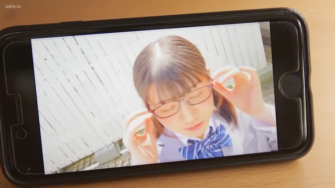 STARS-669 缺席期间，她与时隔10年第一次在中学谈恋爱的前女友重逢。脱下来就是当年无法比拟的白皙G罩杯美巨乳…失去理智精疲力尽的那一天滨部诗织 - 浜边刊帆