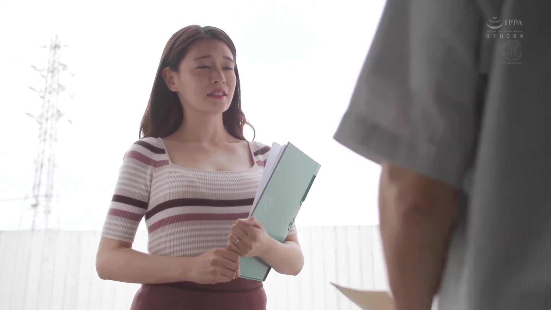 JUQ-460 妈妈的排球中年环 - 已婚妇女橘玛丽，在镇上被父亲性骚扰…并陷入猥亵训练