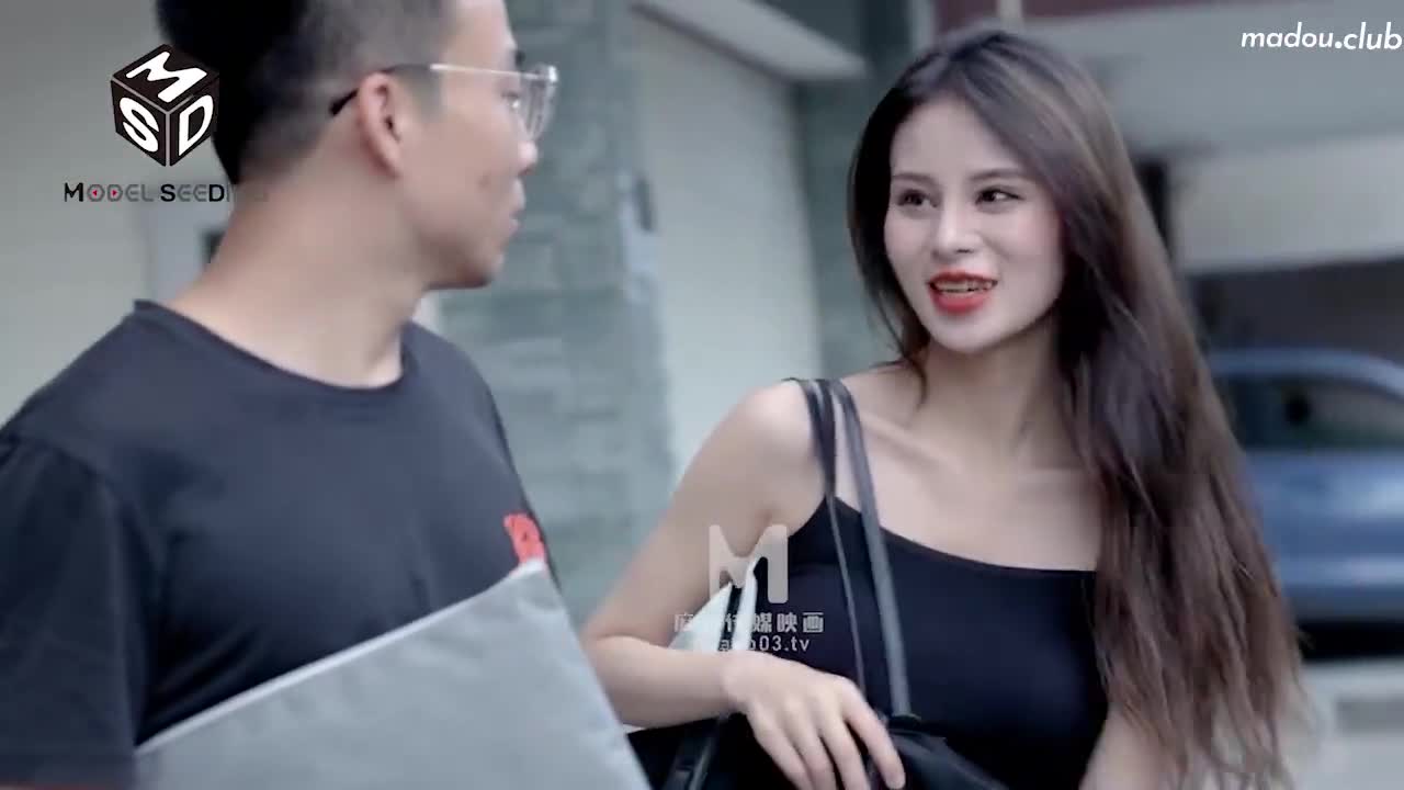 春药试用女郎 推销客户忘情做爱